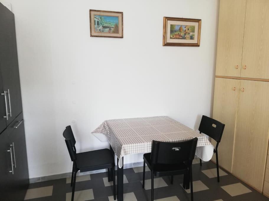 La Casa Di Periferia Apartamento Bari Exterior foto